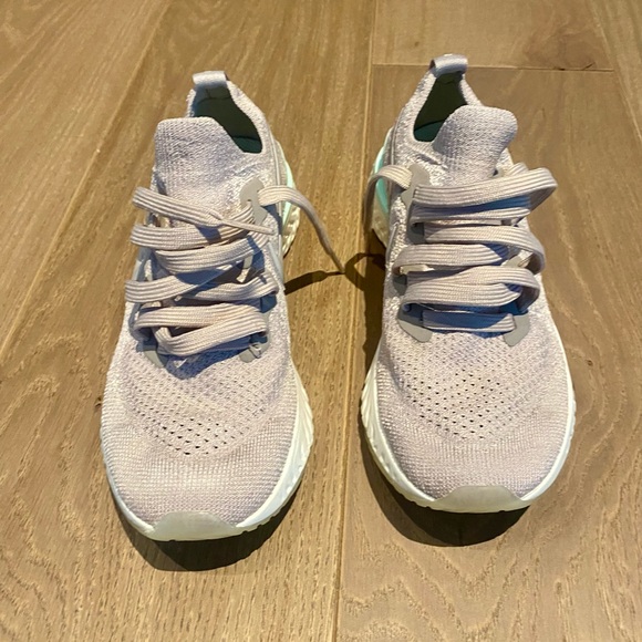 Nike Epic React Flyknit 2 in moon particle with teal tint, women’s size 6 - Picture 2 of 15